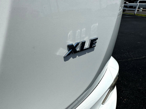 Used 2018 Toyota RAV4 XLE image 9