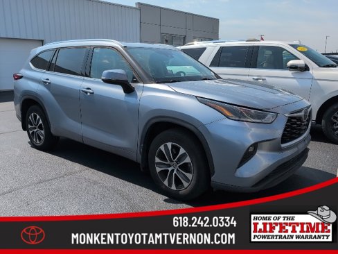 Used 2021 Toyota Highlander XLE image 1