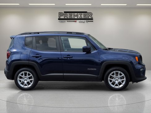 Used 2021 Jeep Renegade Latitude w/ Luxury Group I image 7
