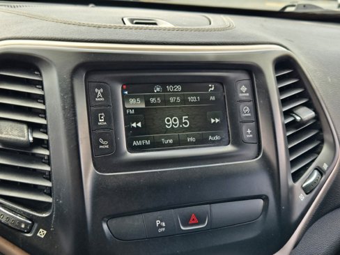 Used 2016 Jeep Cherokee Latitude w/ Safety/Convenience Group image 23