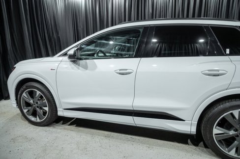 Used 2024 Audi Q4 e-tron Premium Plus w/ Premium Plus image 5
