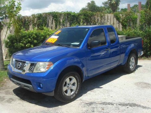 Used 2013 Nissan Frontier SV image 1