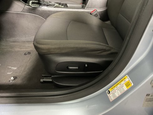 Used 2017 Chevrolet Cruze LT w/ Convenience Package image 16