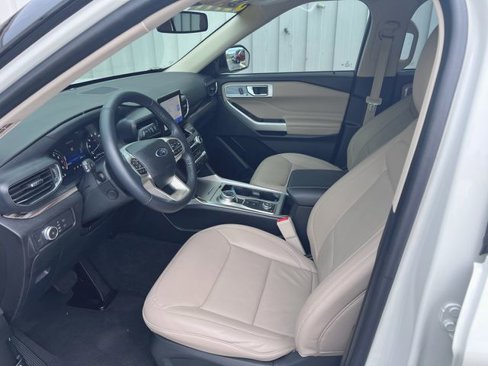 Used 2022 Ford Explorer Limited w/ Equipment Group 301A image 12