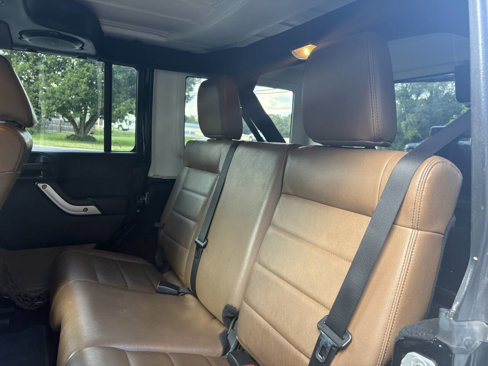 Used 2011 Jeep Wrangler Unlimited Rubicon w/ Dual Top Group image 22
