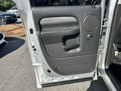 Used 2005 Dodge Ram 2500 Truck SLT image 16