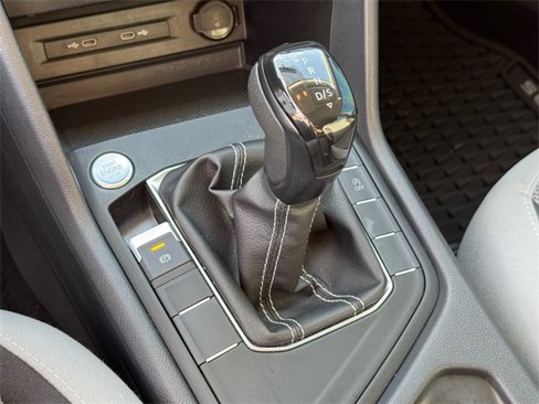 Certified 2022 Volkswagen Taos S image 23