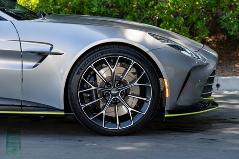 Used 2025 Aston Martin V8 Vantage Coupe image 23