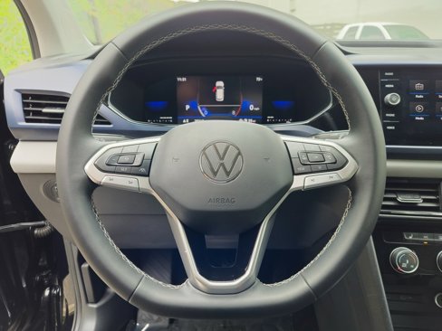 Used 2023 Volkswagen Taos SE image 14
