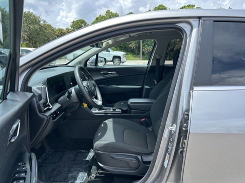 Used 2023 Kia Sportage LX image 10