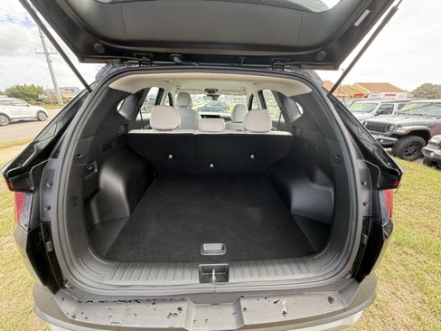 Used 2025 Hyundai Tucson SE image 12