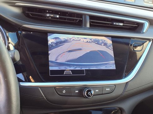 Used 2022 Buick Encore GX Essence image 6