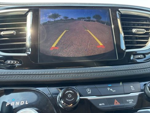 Used 2019 Chrysler Pacifica Limited image 18