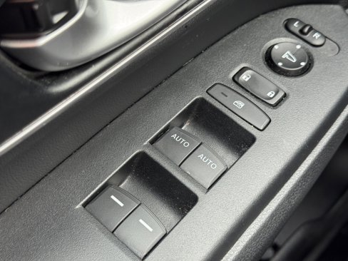 Used 2020 Honda CR-V Touring image 32
