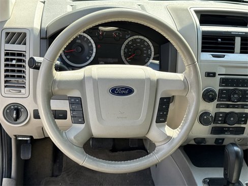 Used 2011 Ford Escape XLT image 11