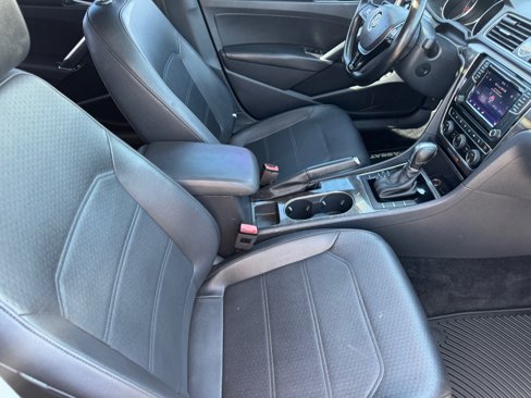 Used 2017 Volkswagen Passat 3.6 SE image 11