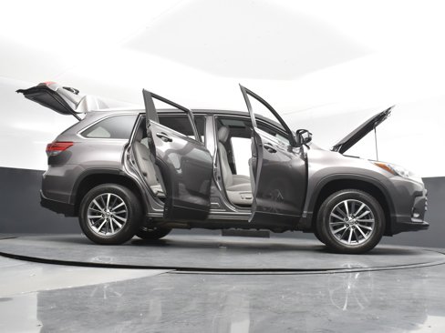 Used 2019 Toyota Highlander XLE image 21