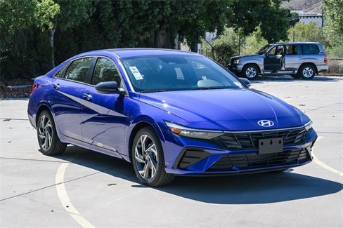 New 2025 Hyundai Elantra Sport image 3