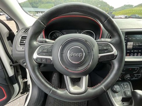 Used 2019 Jeep Compass Trailhawk image 16