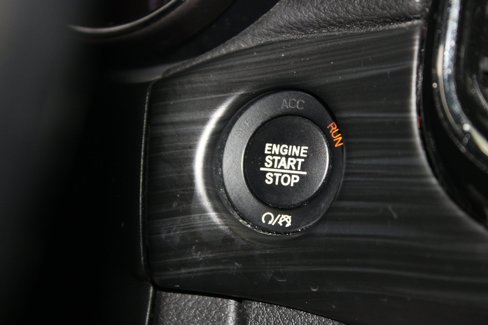 Used 2020 Jeep Grand Cherokee Laredo image 24