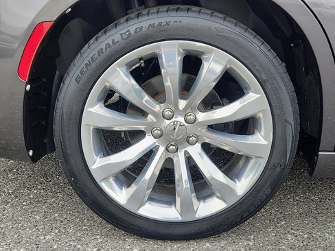 Used 2019 Chrysler 300 Limited image 7