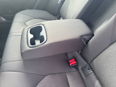 Used 2020 Toyota Camry LE image 33