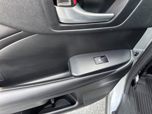 Used 2017 Toyota Highlander SE image 27