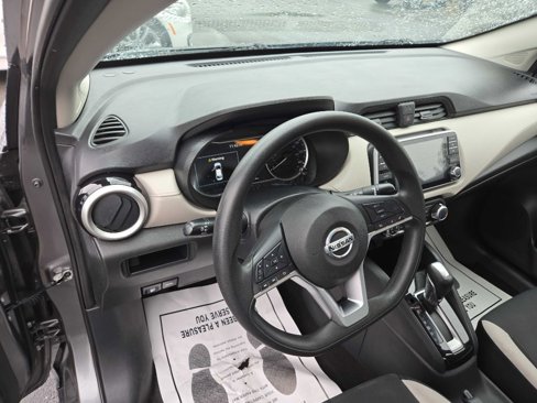 Used 2021 Nissan Versa SV image 9