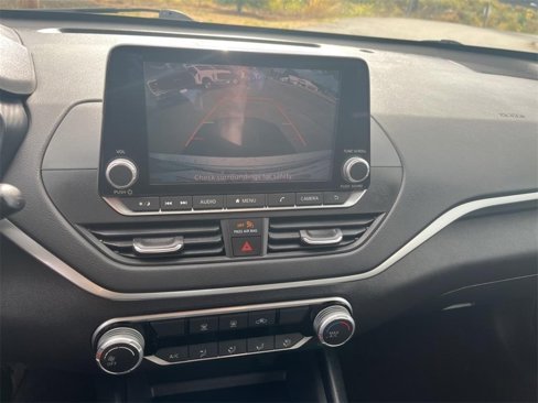 Used 2022 Nissan Altima 2.5 SV image 18