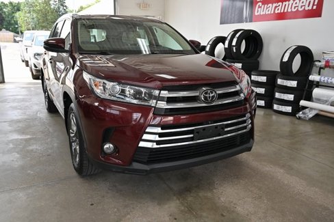 Used 2018 Toyota Highlander Limited Platinum image 3