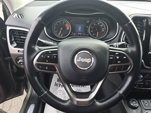 Used 2019 Jeep Cherokee Limited image 4