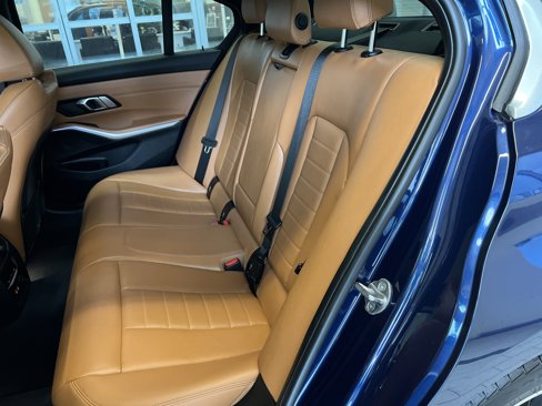 Used 2019 BMW 330i xDrive Sedan w/ Premium Package image 16