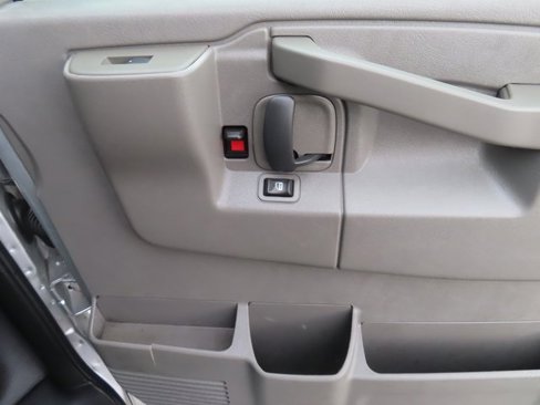 Used 2017 Chevrolet Express 2500 image 30