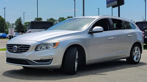 Used 2015 Volvo V60 T5 Premier w/ Convenience Package image 6
