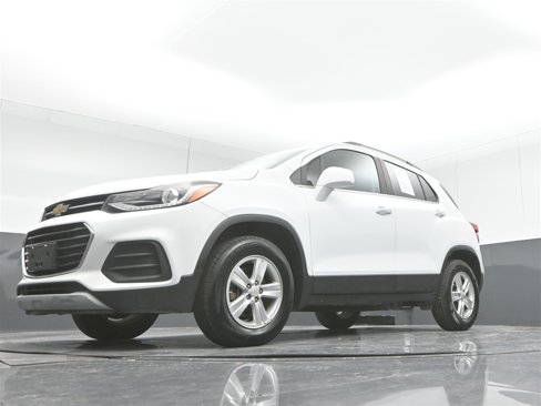 Used 2017 Chevrolet Trax LT w/ Sun & Sound Package image 28