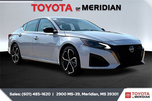 Used 2024 Nissan Altima 2.5 SR image 1