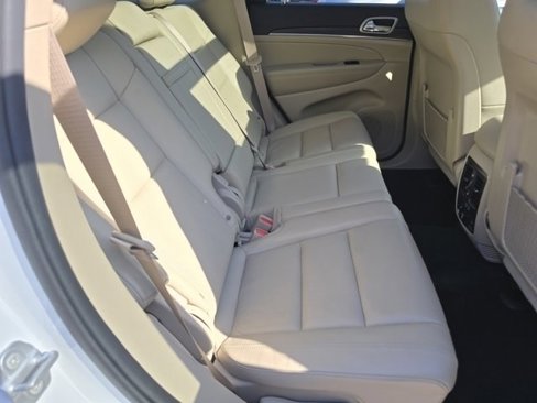 Used 2021 Jeep Grand Cherokee Limited w/ Luxury Group II image 32