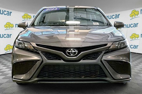 Used 2023 Toyota Camry SE image 2