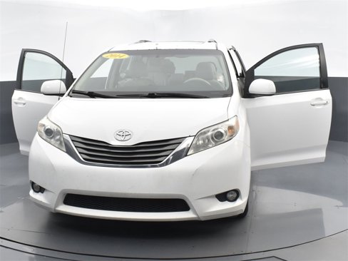 Used 2014 Toyota Sienna image 31