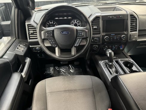 Used 2018 Ford F150 XLT w/ Equipment Group 302A Luxury image 9
