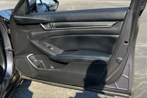 Used 2018 Honda Accord Sport image 25