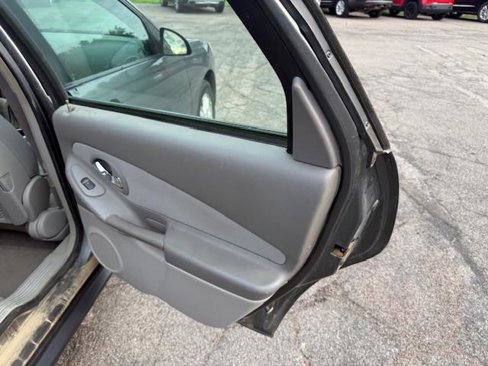 Used 2005 Chevrolet Malibu LS image 20