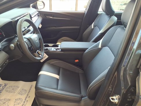 New 2025 Toyota Camry SE image 11
