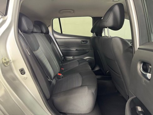 Used 2022 Nissan Leaf SV image 30