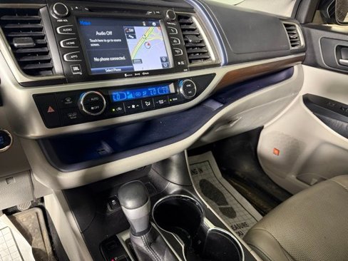 Used 2016 Toyota Highlander Limited image 20