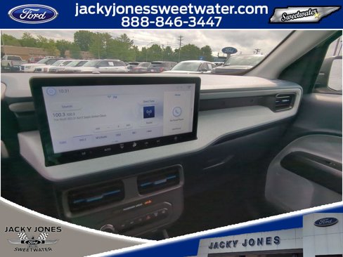 New 2025 Ford Maverick XLT image 18