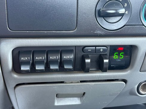 Used 2007 Ford F550 2WD Regular Cab Super Duty image 31