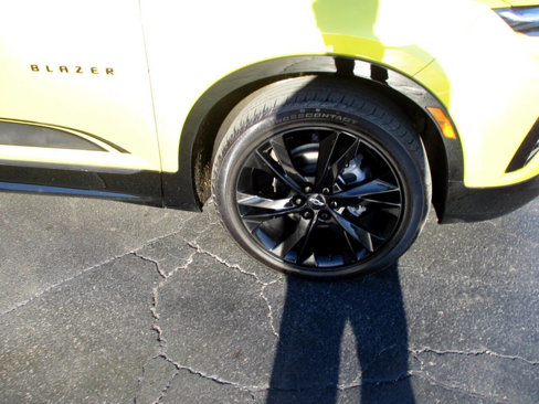 Used 2022 Chevrolet Blazer RS w/ Enhanced Convenience Package image 23
