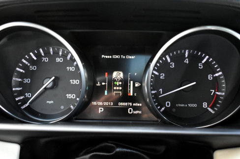 Used 2015 Land Rover Range Rover Sport HSE image 17