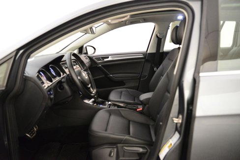 Used 2018 Volkswagen Golf Alltrack SE image 4